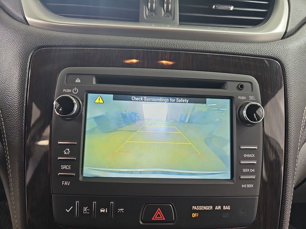 Used 2017 Chevrolet Traverse LT w/ Style and Technology Package image 28