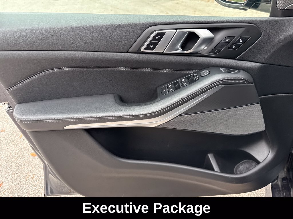 Used 2019 BMW X5 xDrive40i w/ M Sport Package AWD/4WD image 14