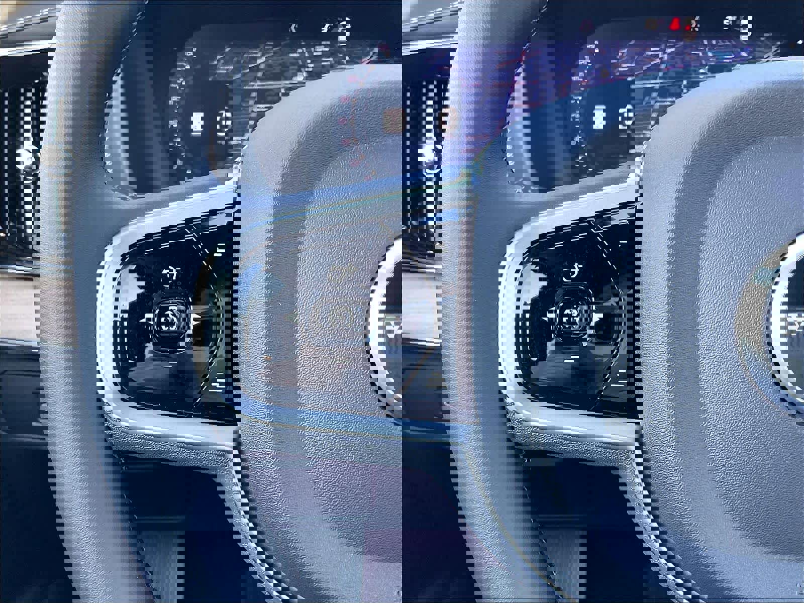 New 2026 Volvo XC90 T8 Plus w/ Protection Package Premier image 17