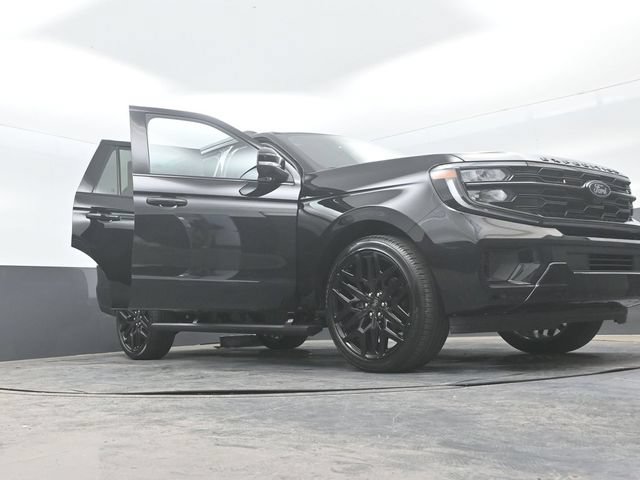 New 2026 Ford Expedition Platinum w/ Stealth Performance Package AWD/4WD image 32