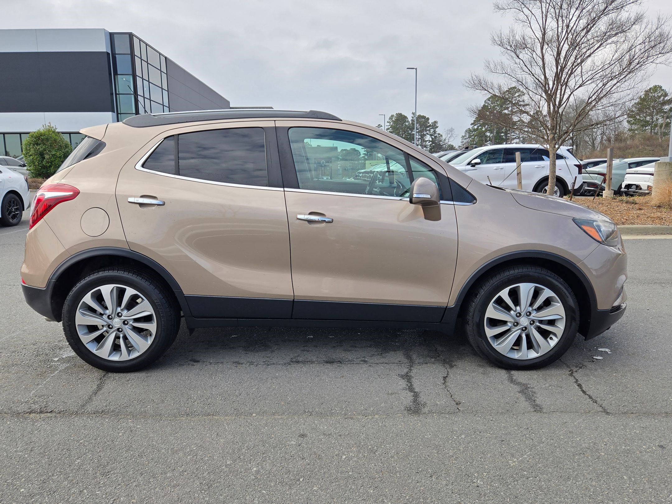 Used 2018 Buick Encore Preferred image 8