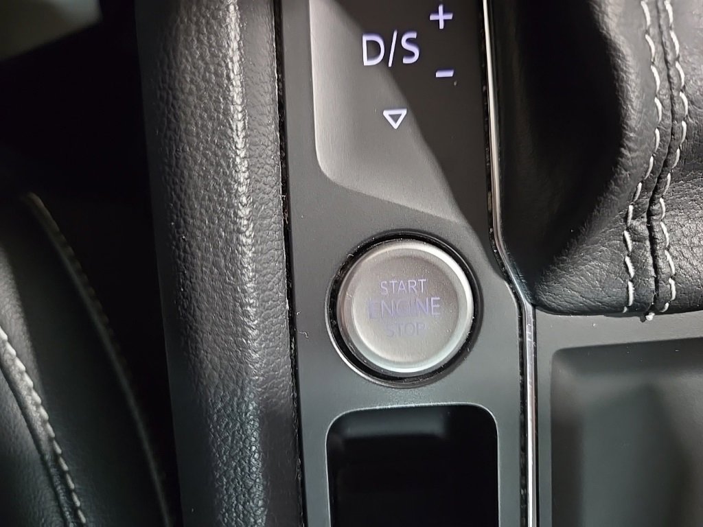 Used 2021 Volkswagen Atlas SEL R-Line image 13