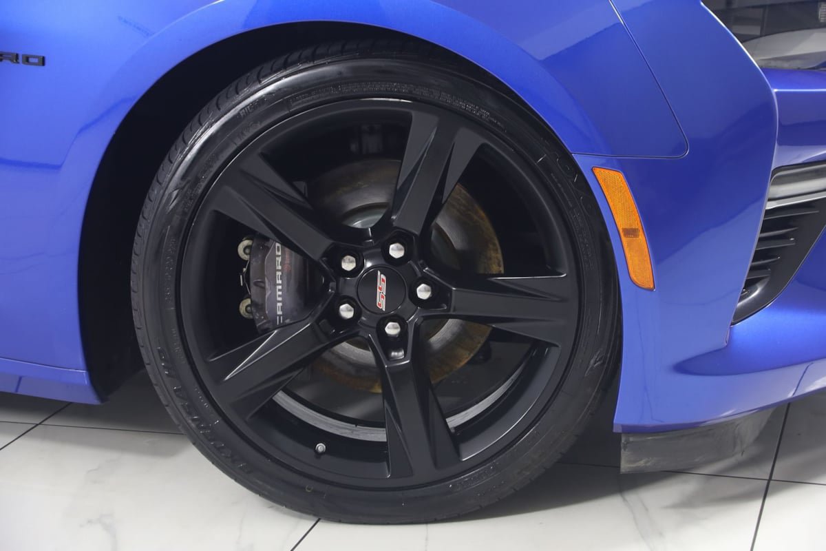 Used 2018 Chevrolet Camaro SS RWD image 18
