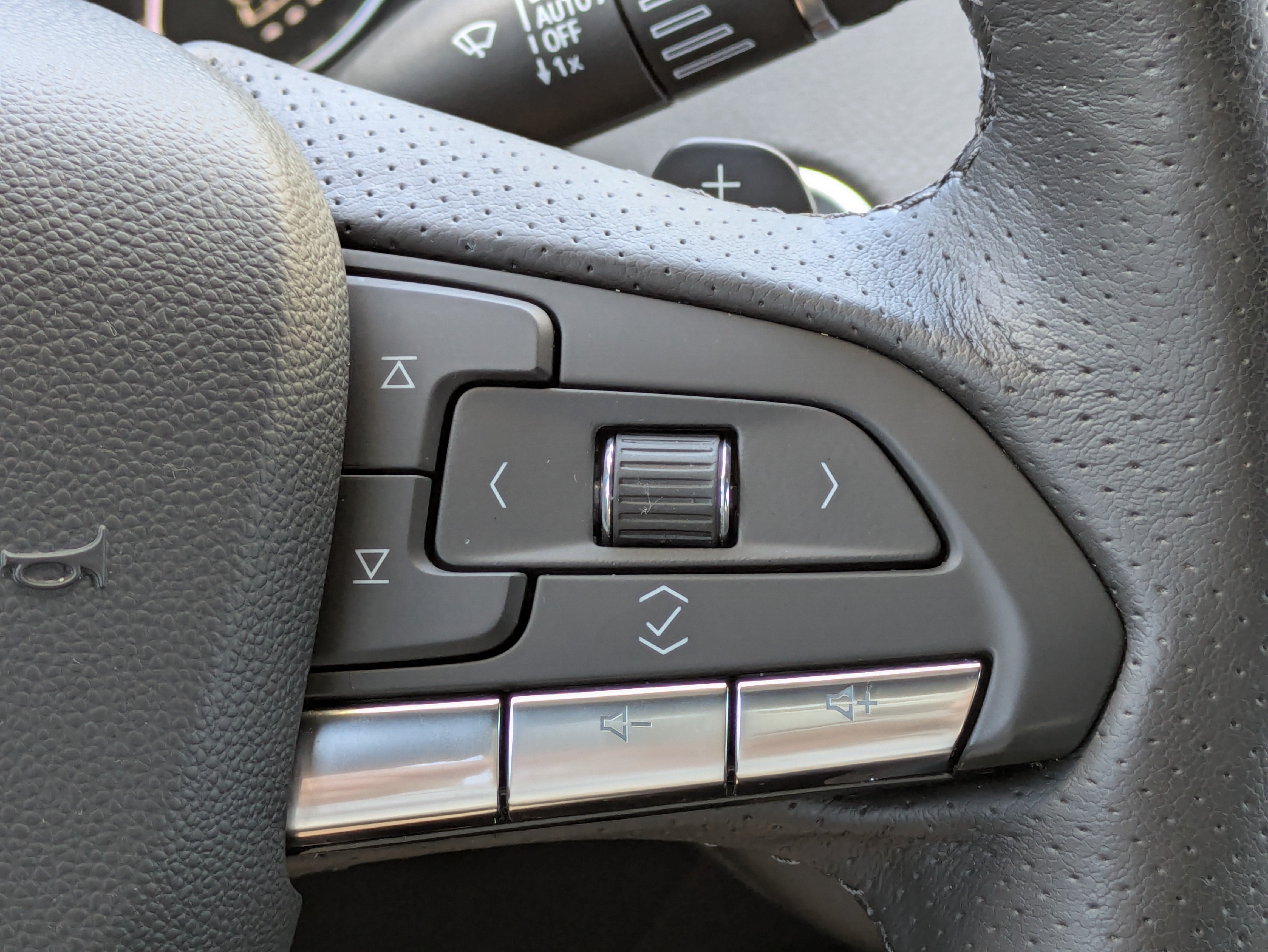 Certified 2023 Cadillac XT4 Sport AWD/4WD image 22