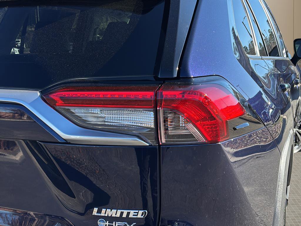 Used 2025 Toyota RAV4 Limited image 13