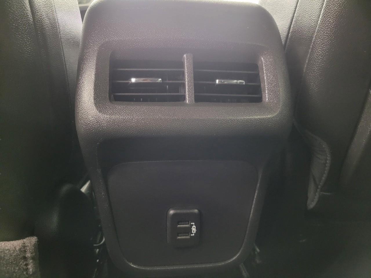 Used 2024 GMC Terrain SLT image 23