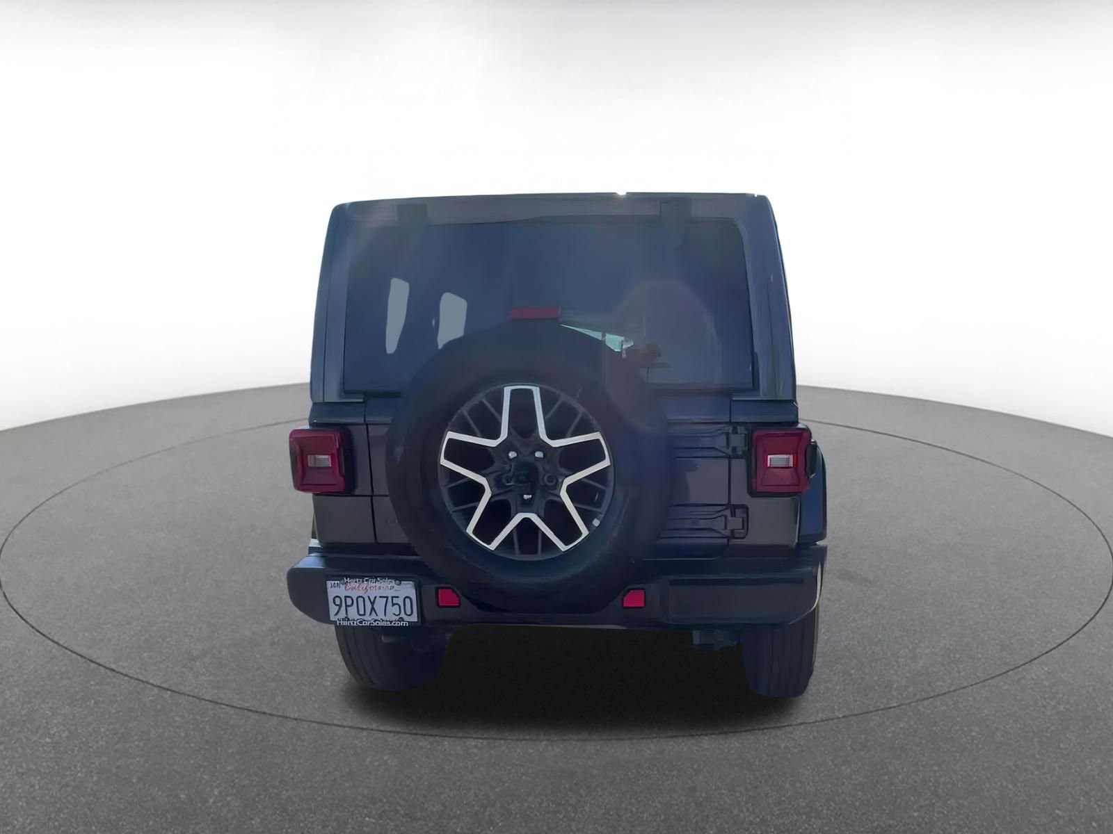 Used 2025 Jeep Wrangler Sahara image 10