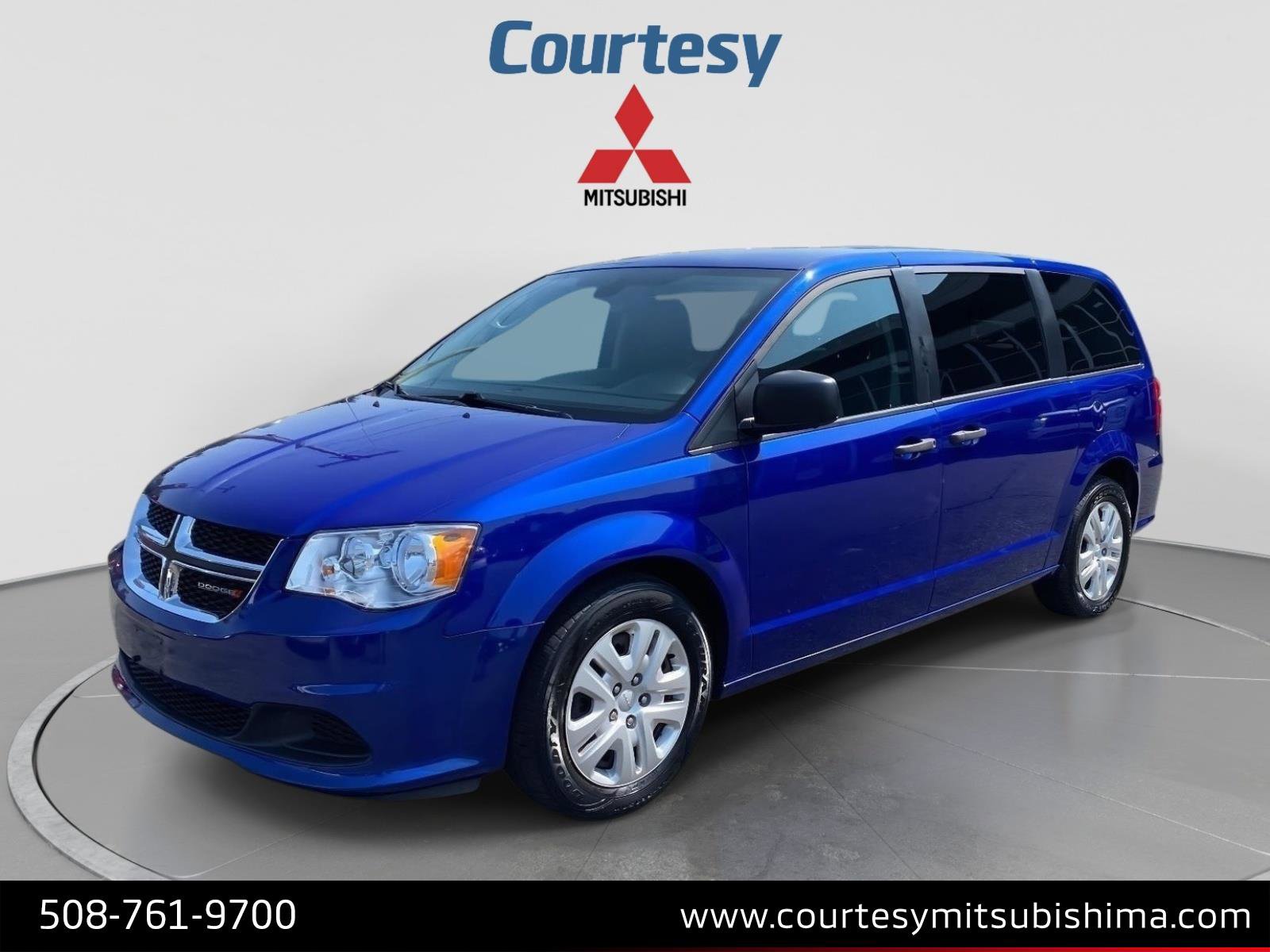Used 2019 Dodge Grand Caravan SE FWD image 1