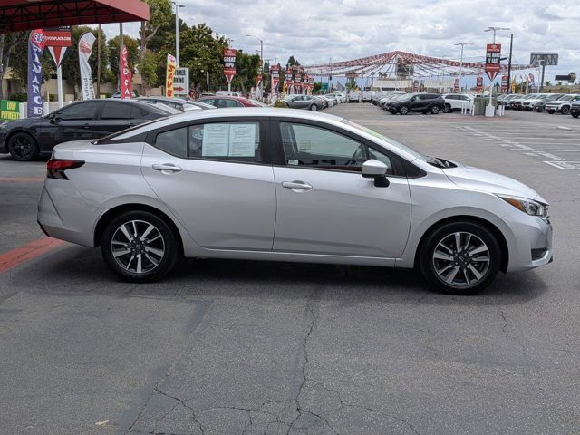 Used 2025 Nissan Versa SV FWD image 4
