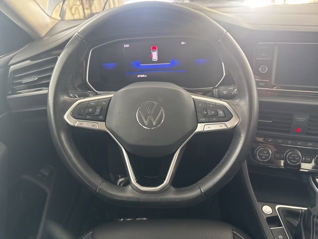 Used 2024 Volkswagen Jetta SE image 28