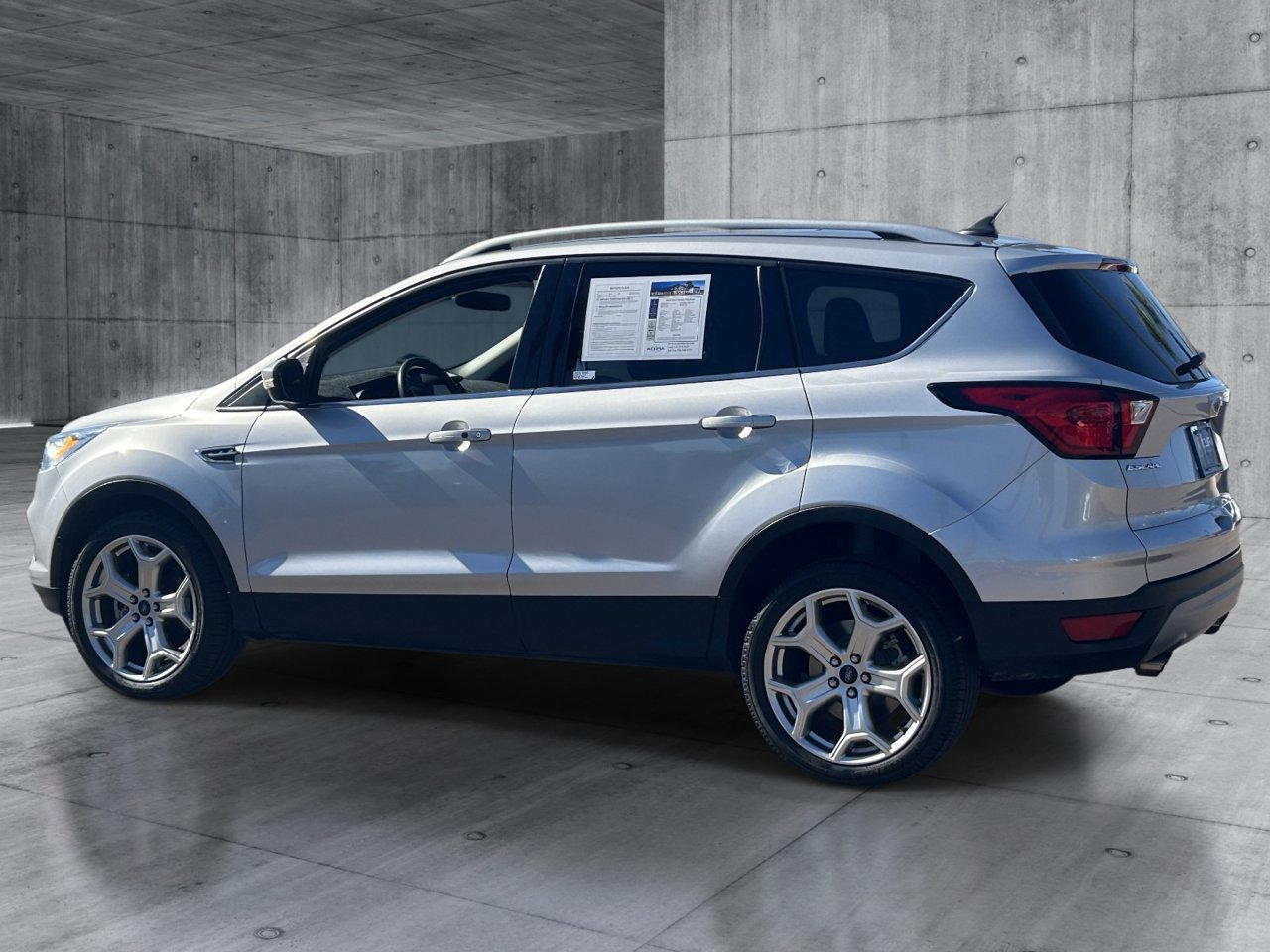 Used 2019 Ford Escape Titanium AWD/4WD image 3