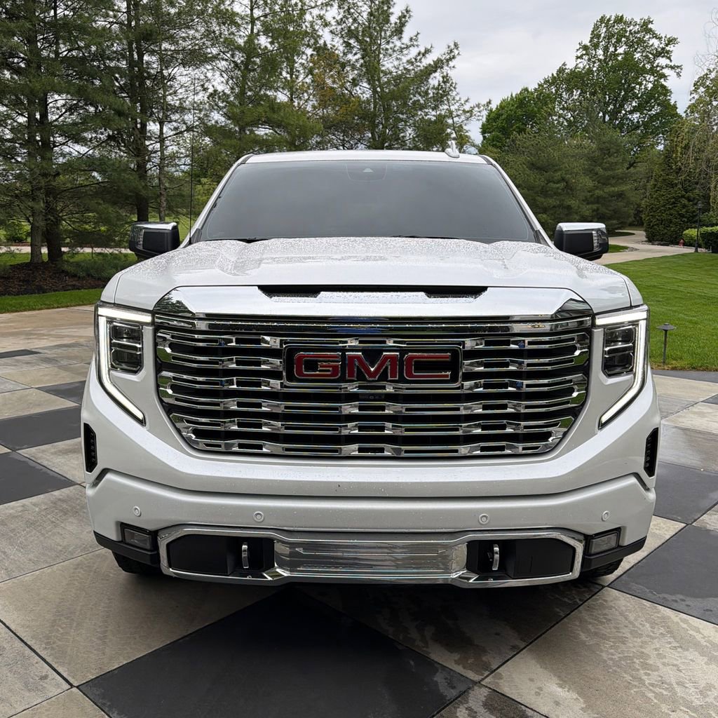 Used 2023 GMC Sierra 1500 Denali AWD/4WD image 2