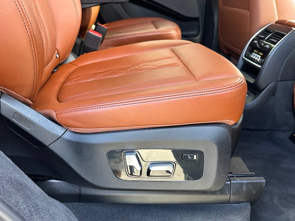 Used 2023 BMW X7 xDrive40i w/ Premium Package AWD/4WD image 27