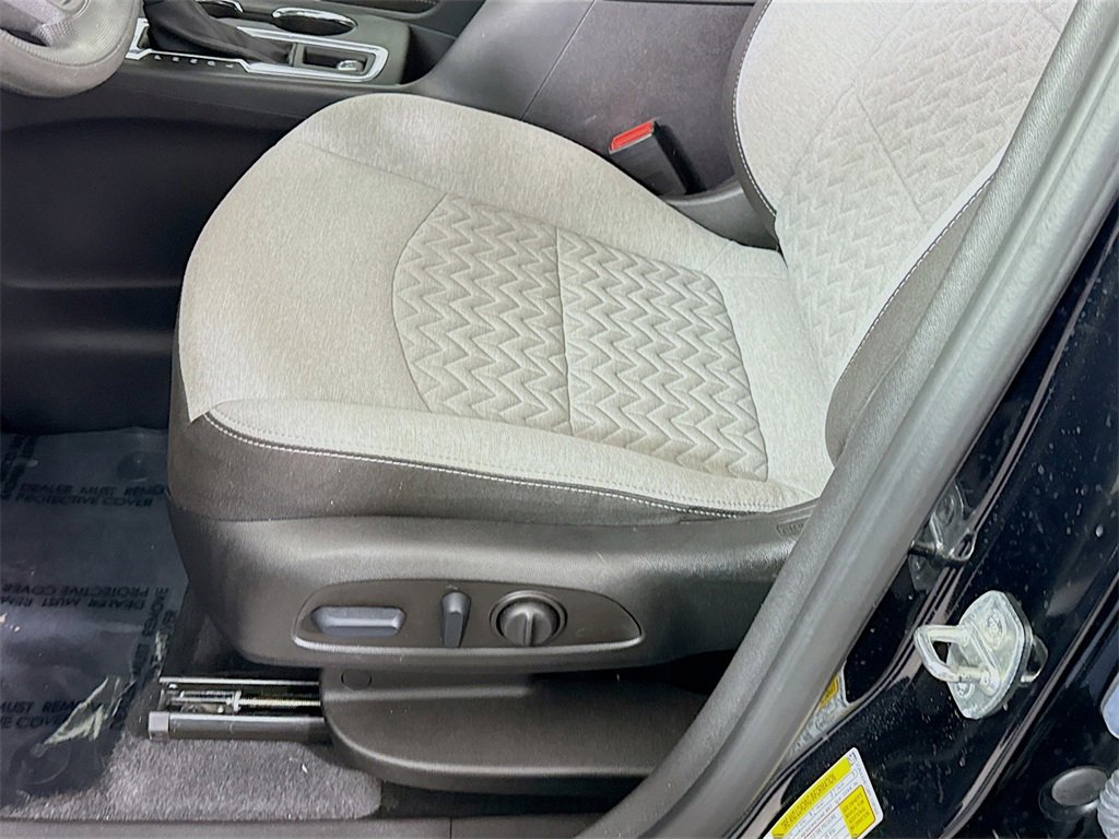 Used 2023 Chevrolet Equinox LS w/ LS Convenience Package image 22