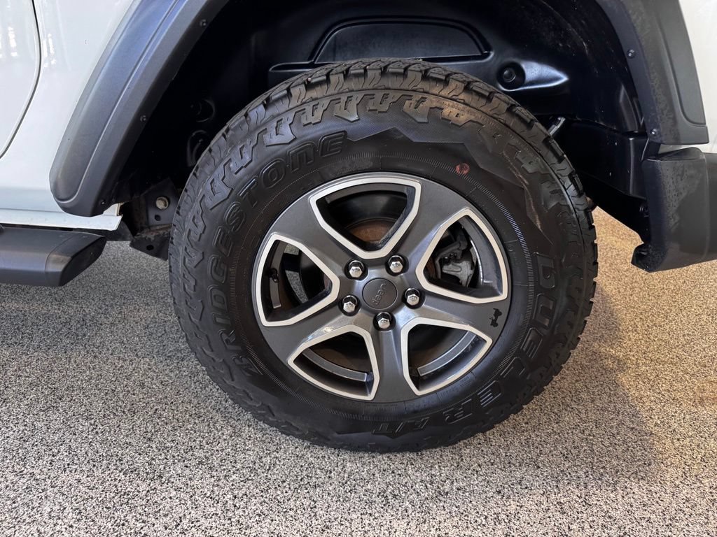 Used 2018 Jeep Wrangler Sport AWD/4WD image 13