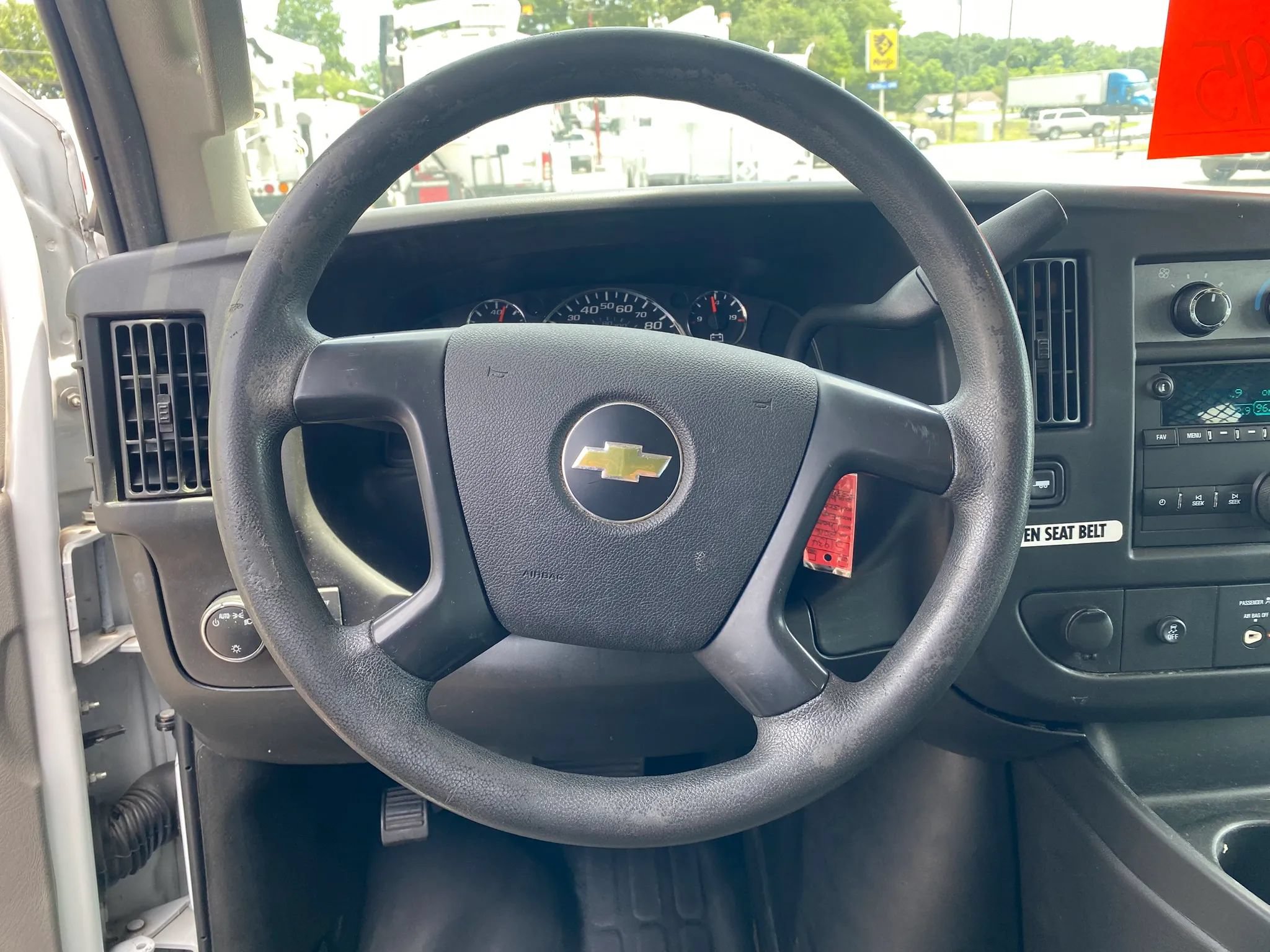 Used 2016 Chevrolet Express 2500 RWD image 10