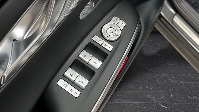 Used 2024 Genesis GV70 3.5T Sport w/ Sport Advanced Package image 22