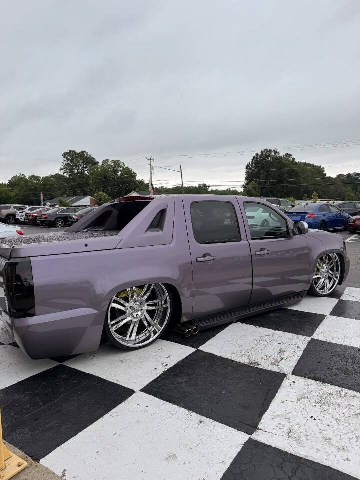 Used 2007 Chevrolet Avalanche LT AWD/4WD image 4