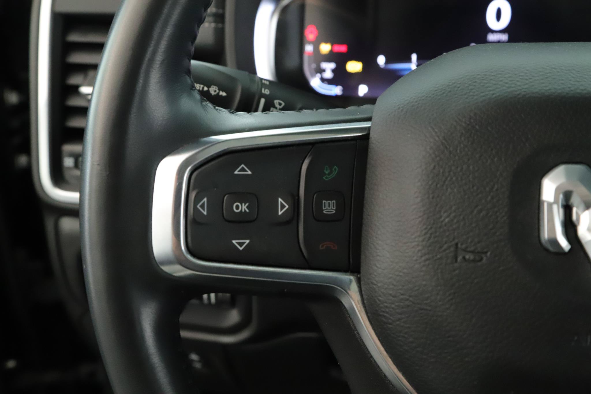 Used 2024 RAM 1500 Laramie AWD/4WD image 11