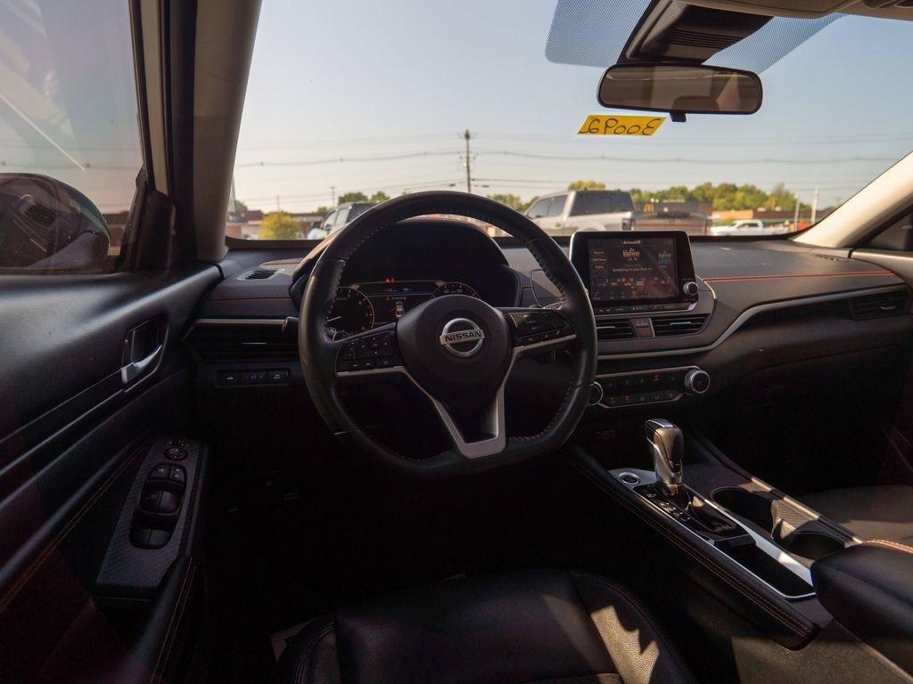 Used 2020 Nissan Altima 2.5 SR w/ Premium Package FWD image 12