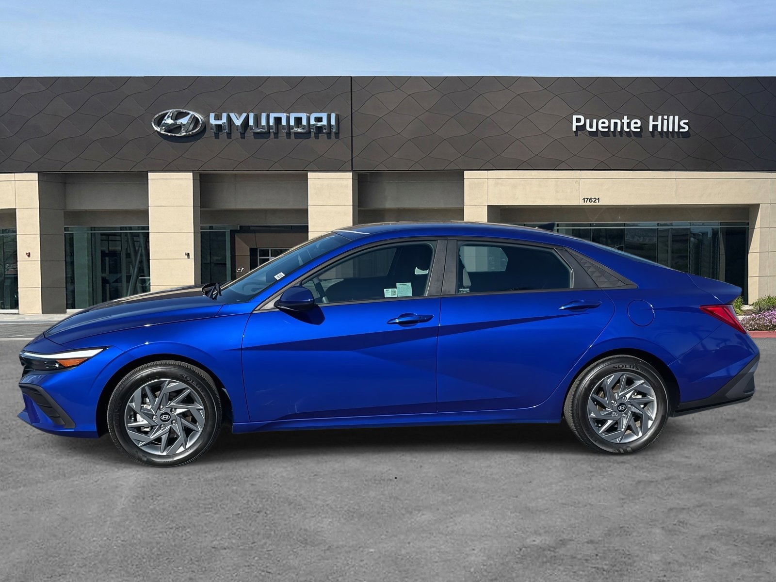 Certified 2024 Hyundai Elantra Blue image 3