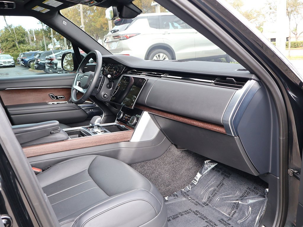 Used 2023 Land Rover Range Rover SE image 36