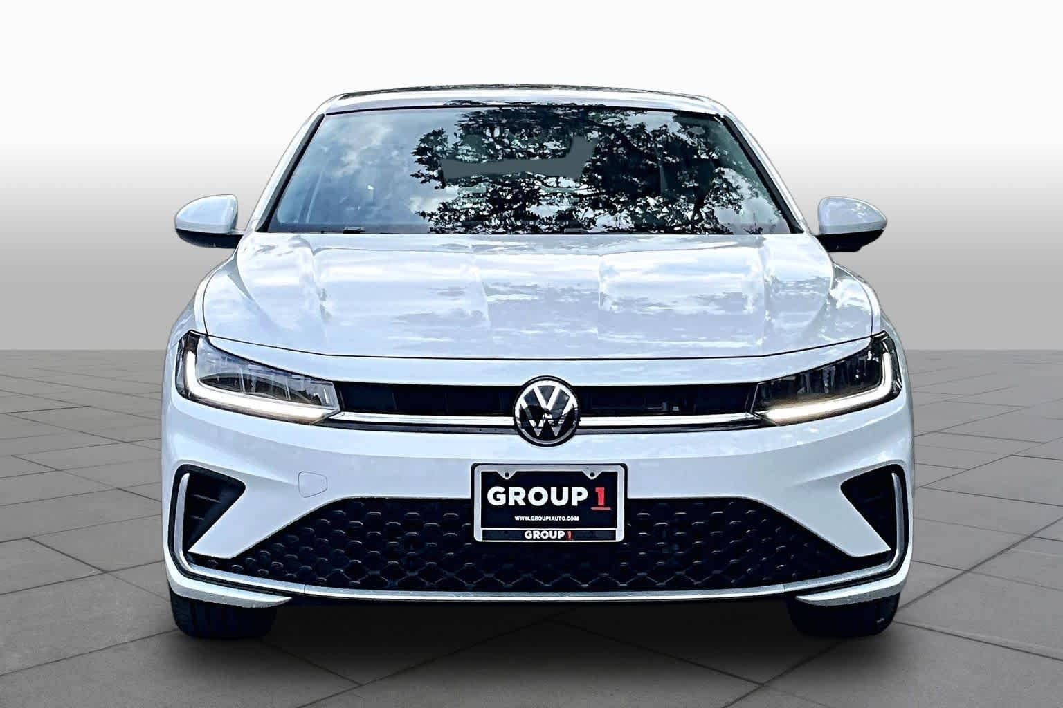New 2027 Volkswagen Jetta SE FWD image 3