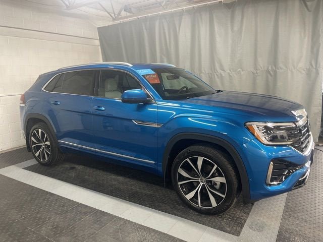 Certified 2024 Volkswagen Atlas Cross Sport SEL Premium R-Line AWD/4WD image 2