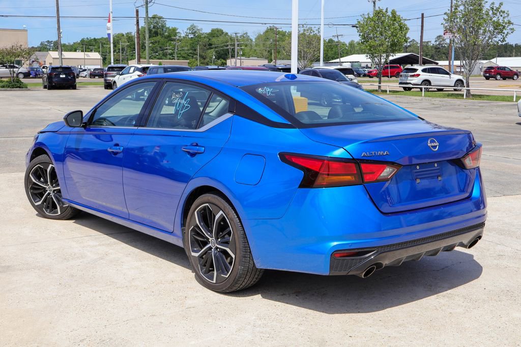 Used 2025 Nissan Altima 2.5 SR image 2
