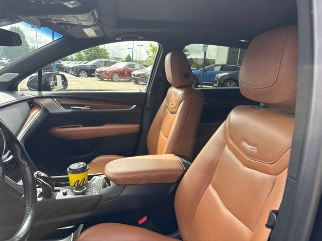 Used 2021 Cadillac XT5 Premium Luxury FWD image 4