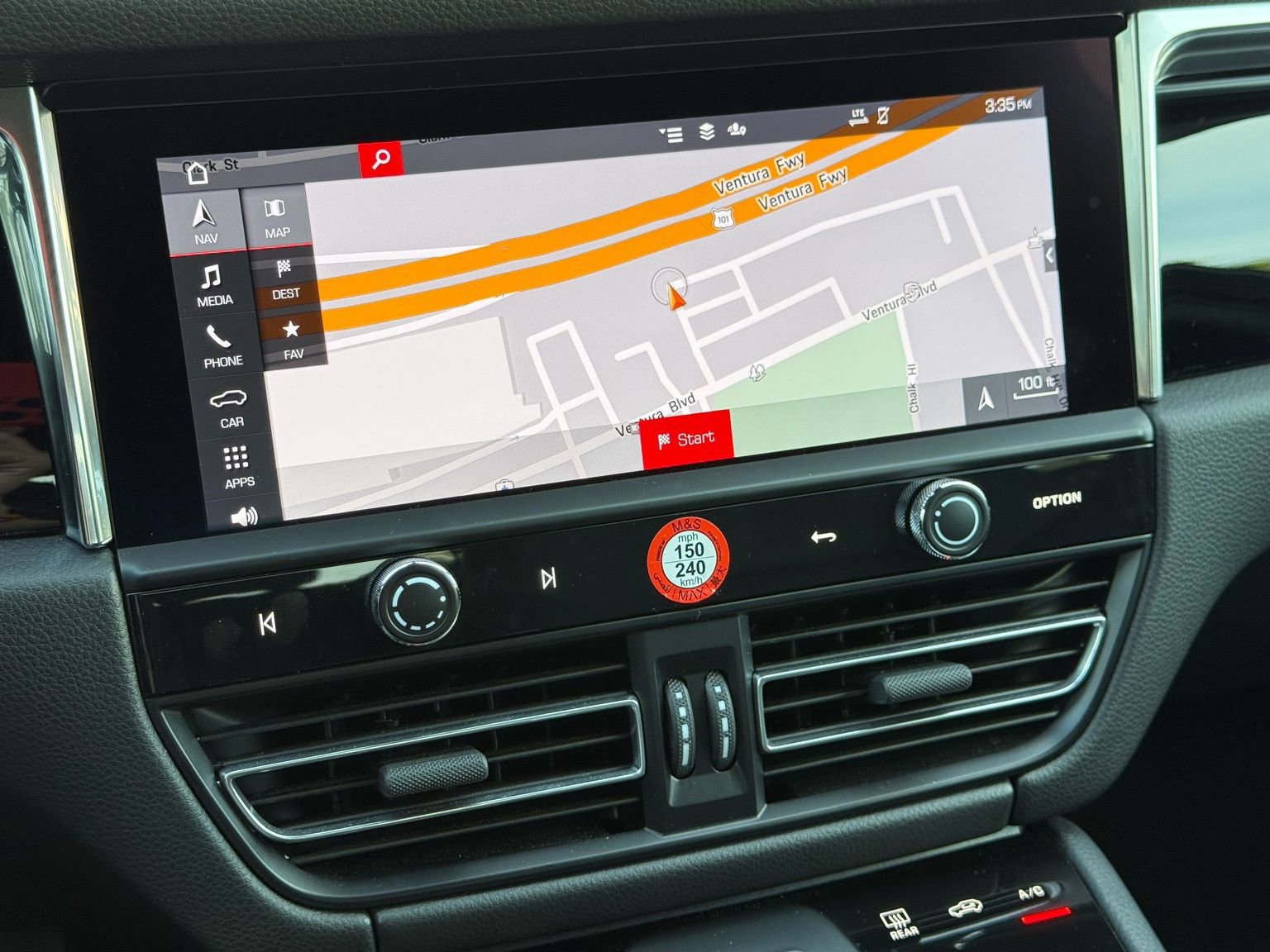 Used 2025 Porsche Macan AWD/4WD image 20