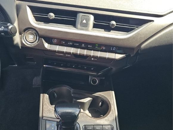 Used 2020 Lexus UX 200 w/ Premium Package FWD image 6