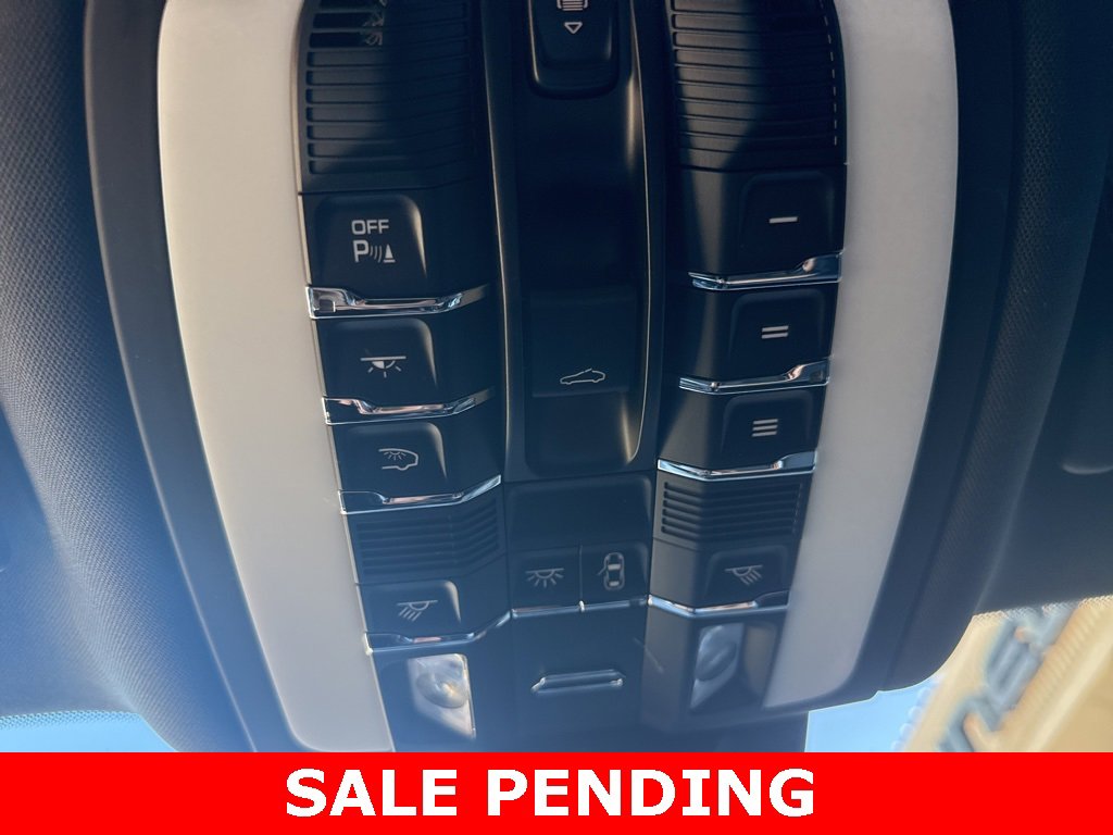 Used 2024 Porsche Macan image 26