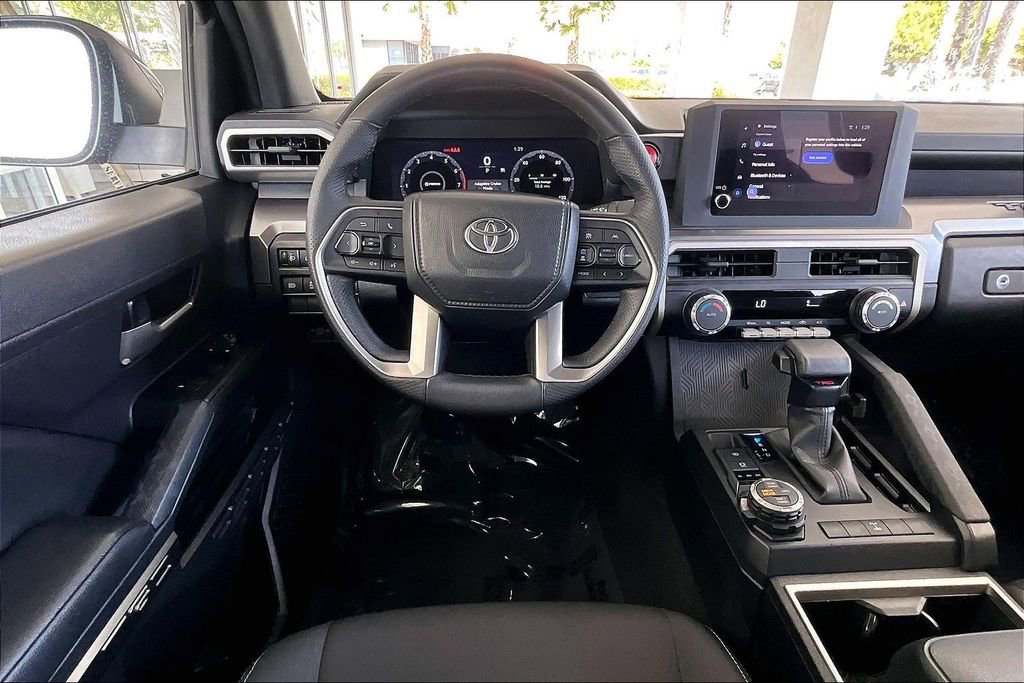 Certified 2025 Toyota Tacoma TRD Off-Road AWD/4WD image 9
