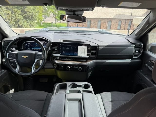 Used 2024 Chevrolet Silverado 2500 LT AWD/4WD image 16