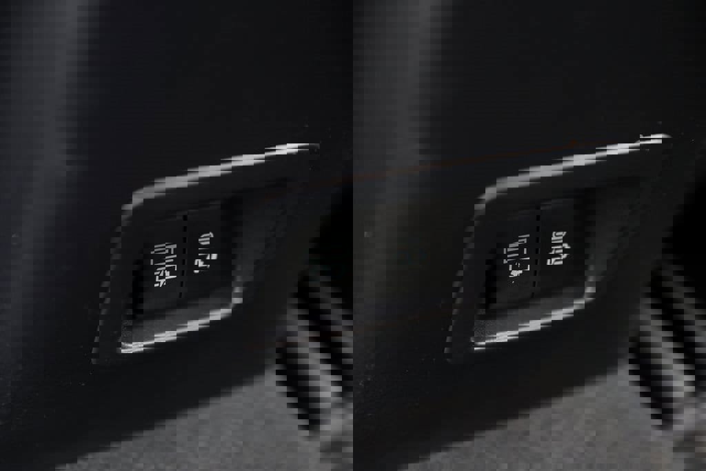 Used 2022 Toyota Corolla Cross LE image 14