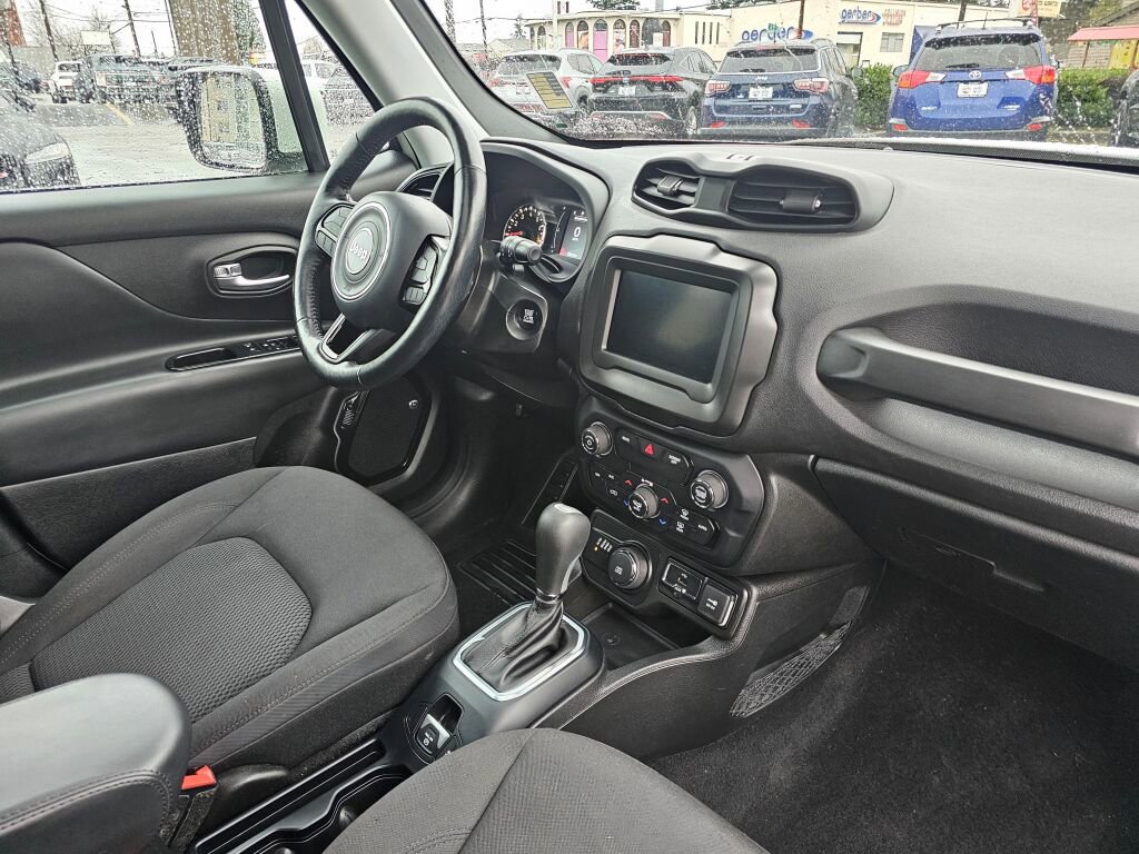 Used 2018 Jeep Renegade Altitude image 11