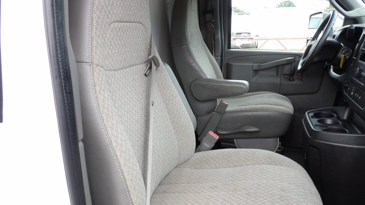Used 2018 GMC Savana 3500 w/ Power Convenience Package RWD image 21