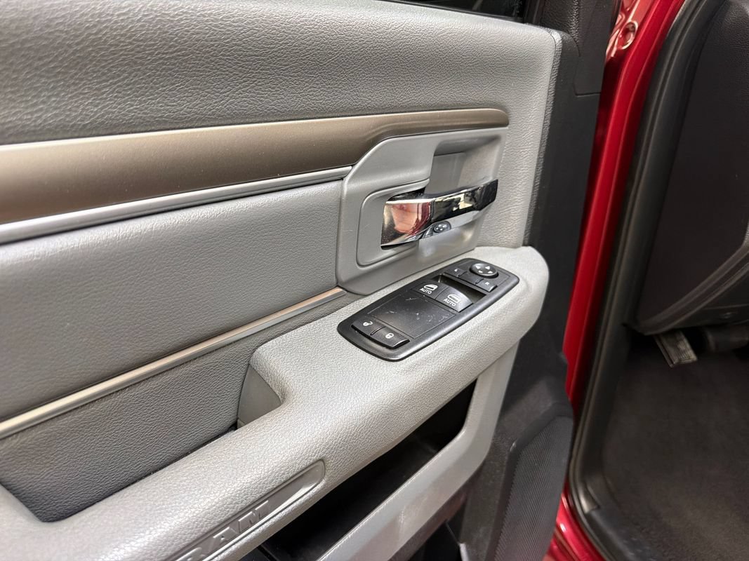 Used 2015 RAM 3500 Tradesman w/ Chrome Appearance Group RWD image 31