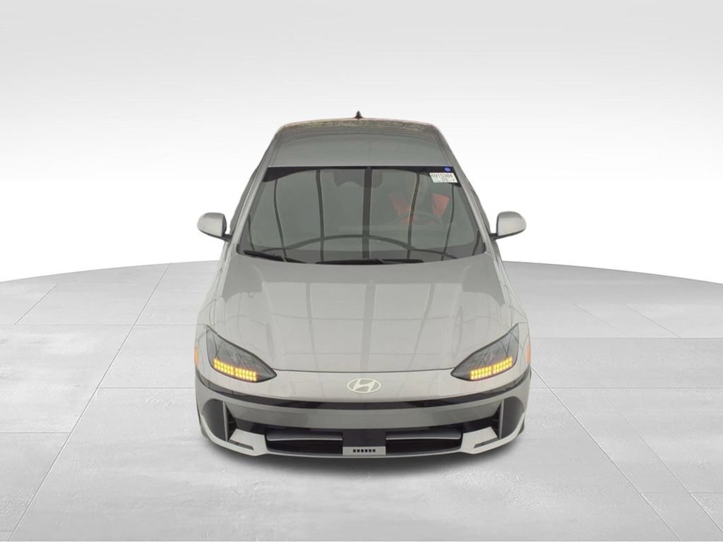 Used 2024 Hyundai Ioniq 6 SE RWD image 2