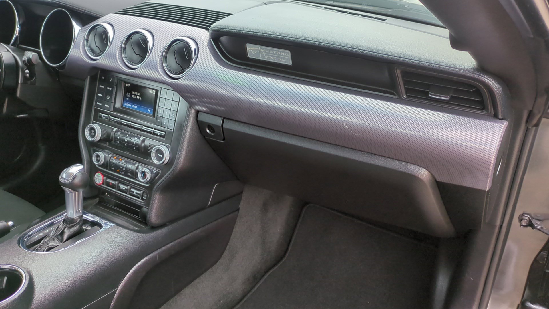 Used 2017 Ford Mustang Coupe image 29