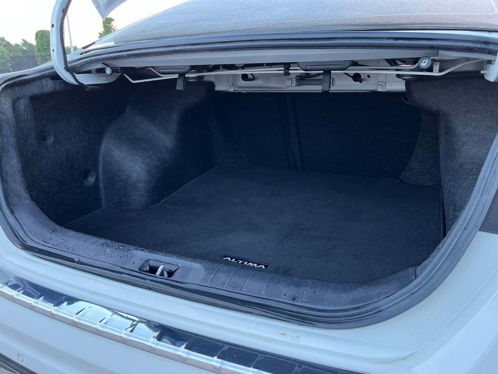 Used 2023 Nissan Altima 2.5 SR FWD image 10