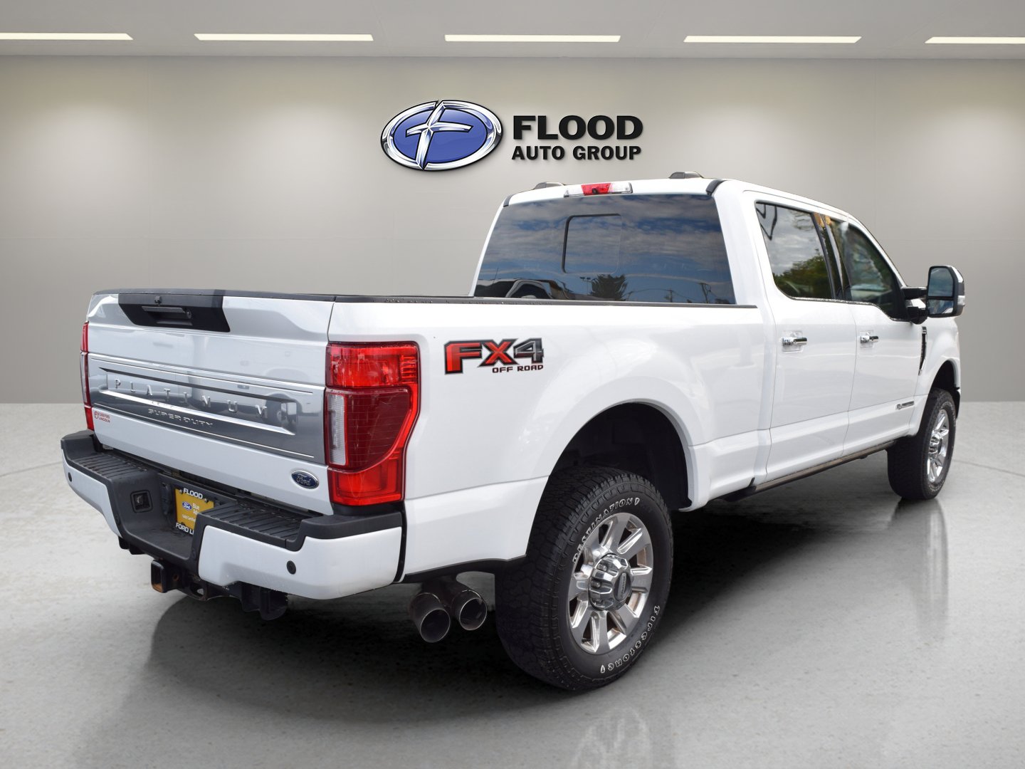 Used 2022 Ford F350 Platinum w/ FX4 Off-Road Package AWD/4WD image 4