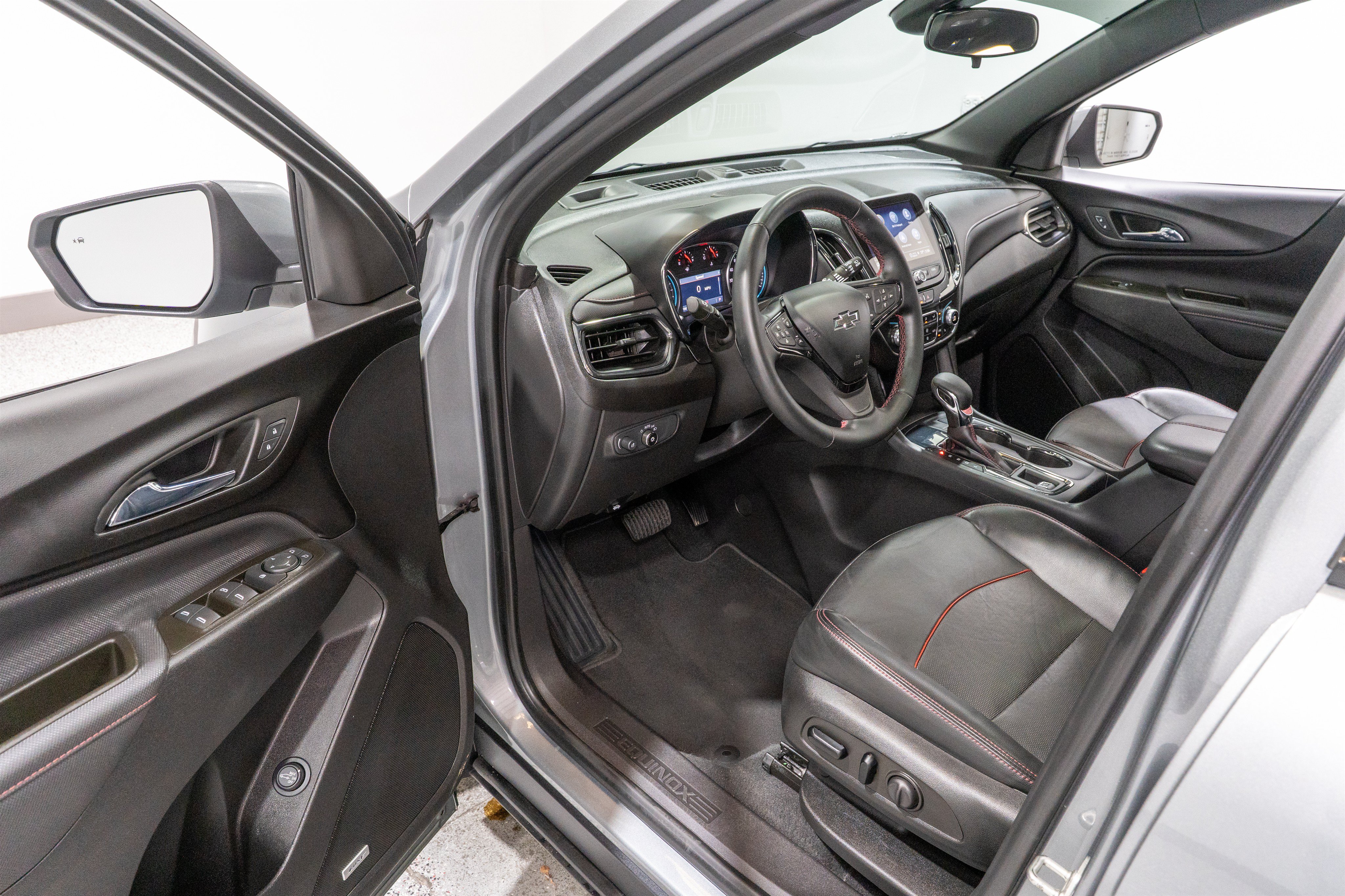 Used 2024 Chevrolet Equinox RS w/ RS Leather Package FWD image 12