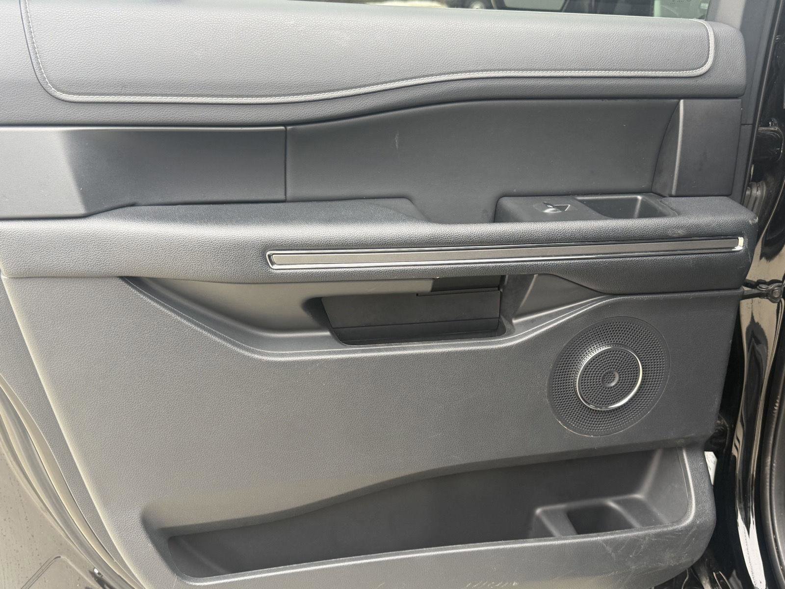 Used 2022 Ford Expedition Max XLT image 25