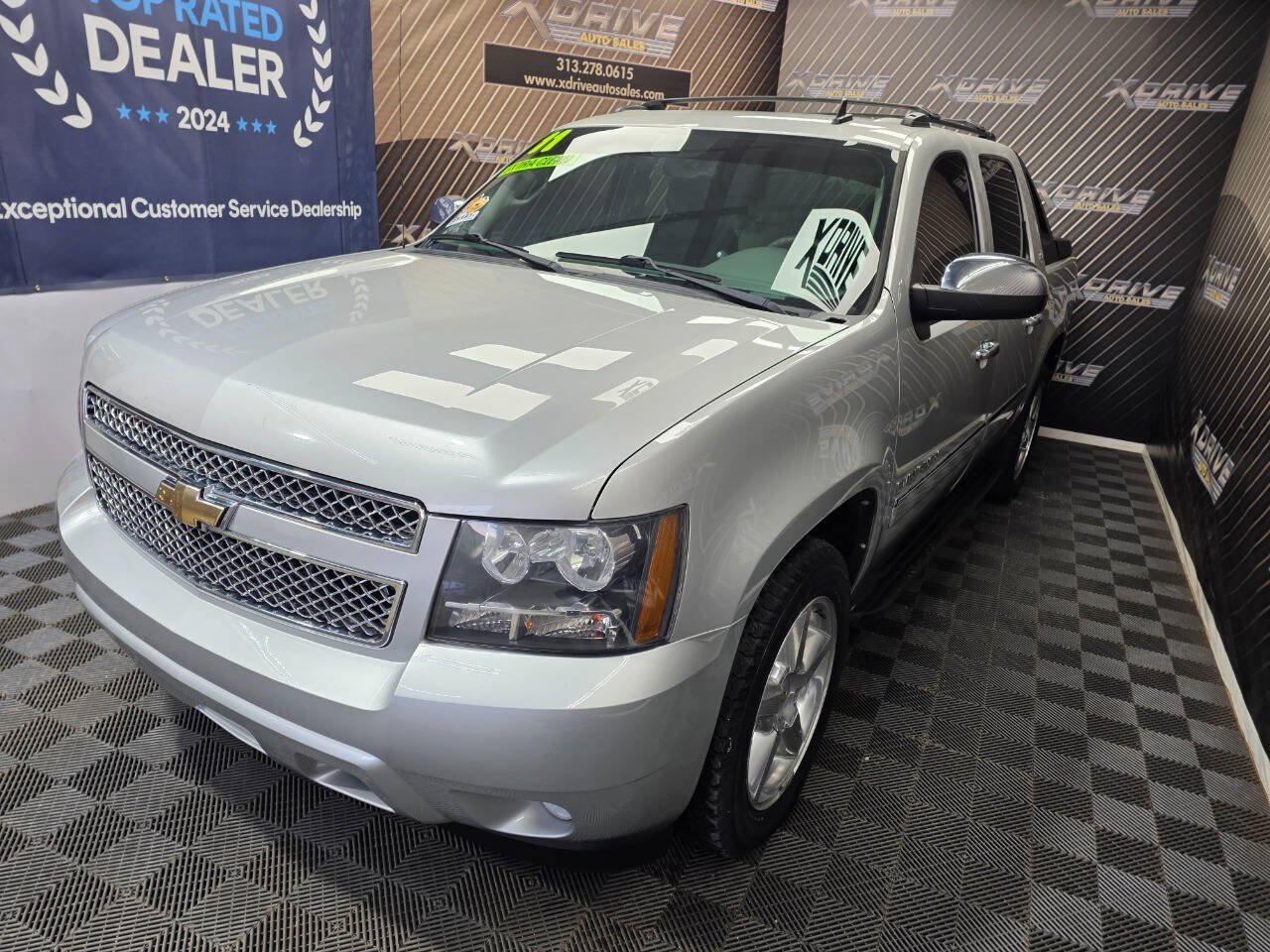 Used 2011 Chevrolet Avalanche LTZ RWD image 1