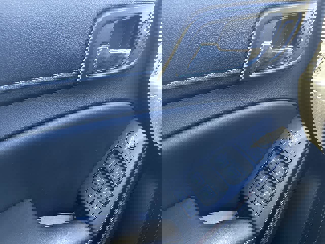 Used 2016 GMC Yukon SLE w/ Convenience Package image 33