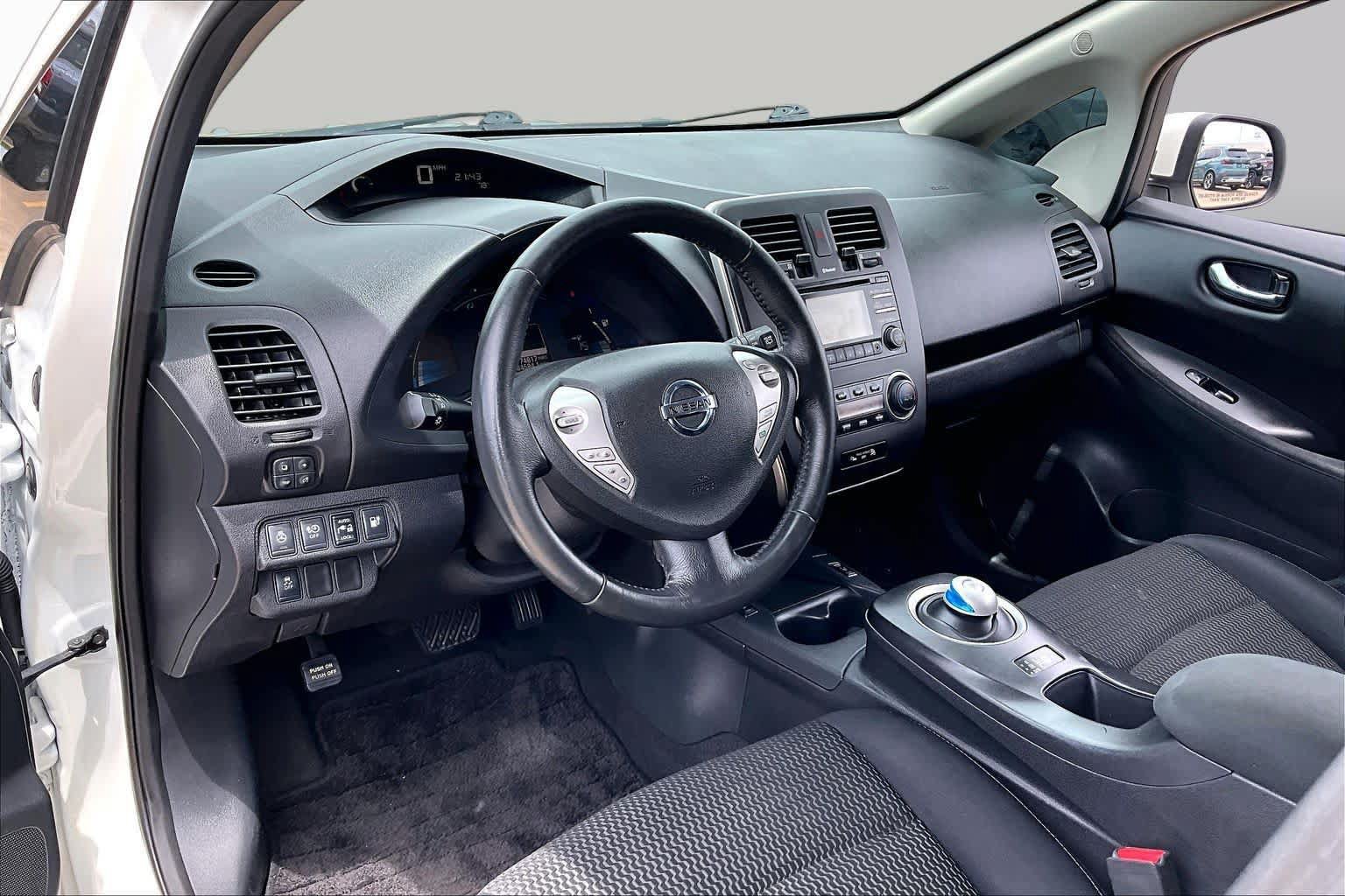 Used 2015 Nissan Leaf S w/ Charge Package FWD image 16
