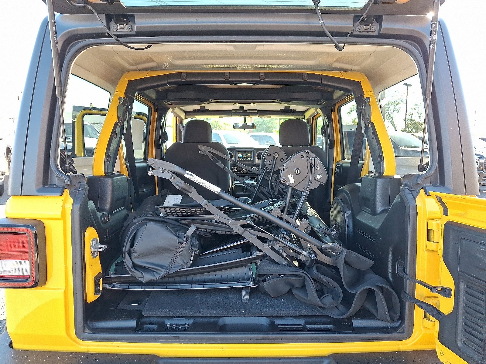 Used 2021 Jeep Wrangler Unlimited Willys image 29