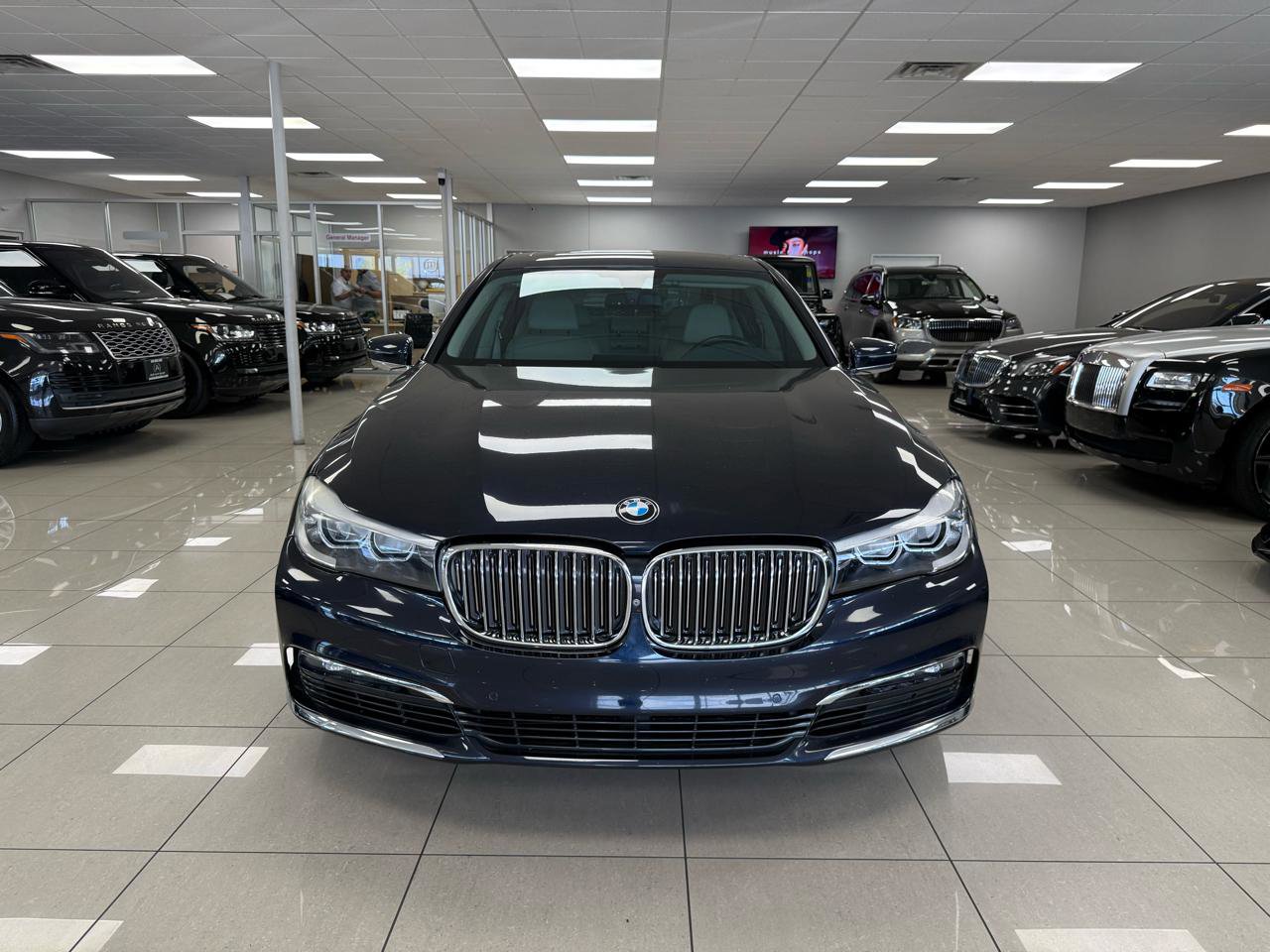 Used 2016 BMW 740i image 4